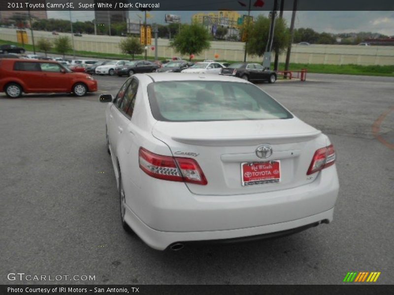 Super White / Dark Charcoal 2011 Toyota Camry SE