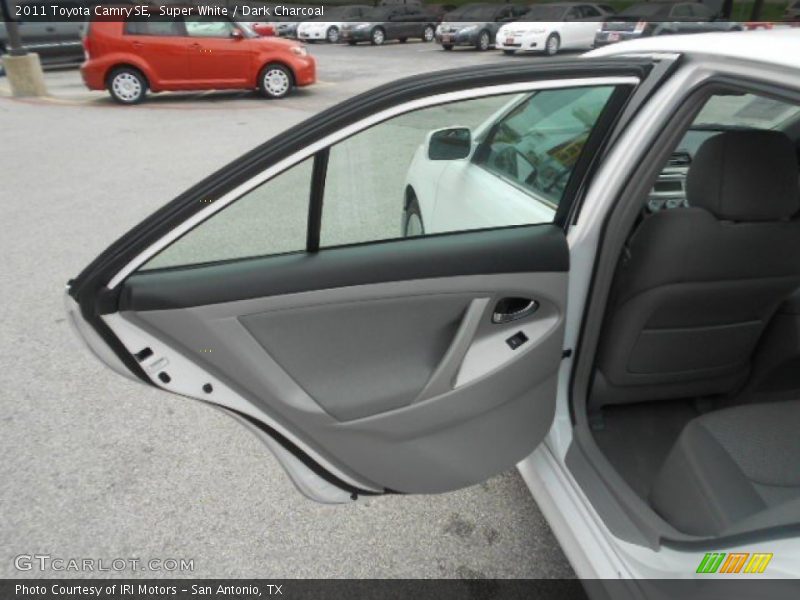 Super White / Dark Charcoal 2011 Toyota Camry SE