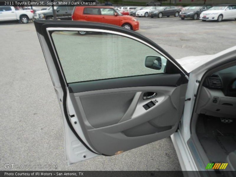 Super White / Dark Charcoal 2011 Toyota Camry SE