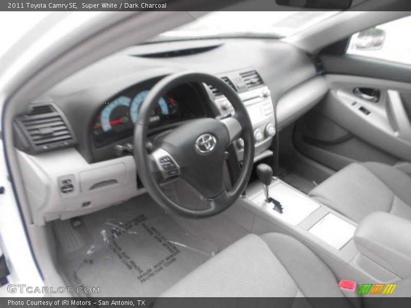 Super White / Dark Charcoal 2011 Toyota Camry SE
