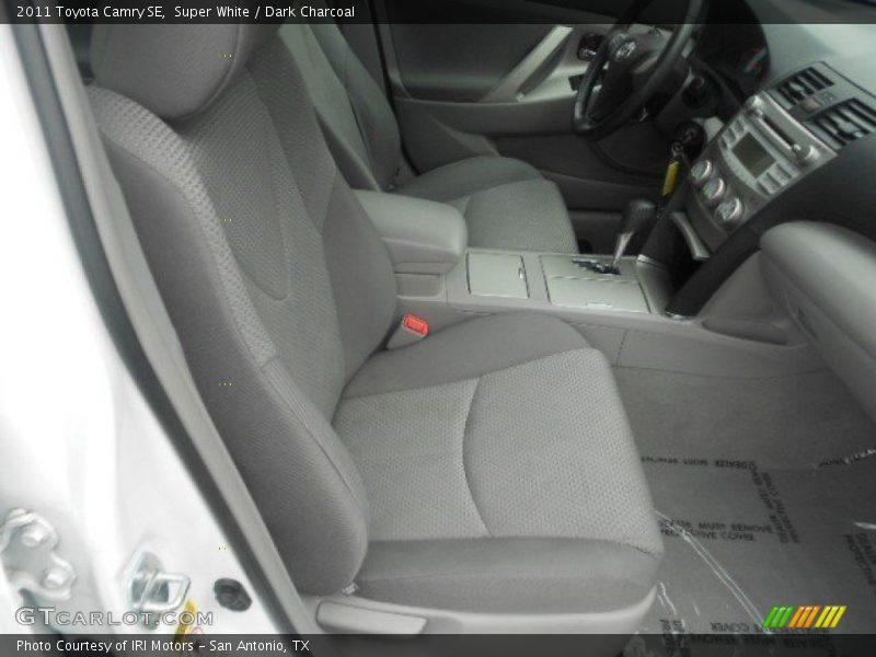 Super White / Dark Charcoal 2011 Toyota Camry SE