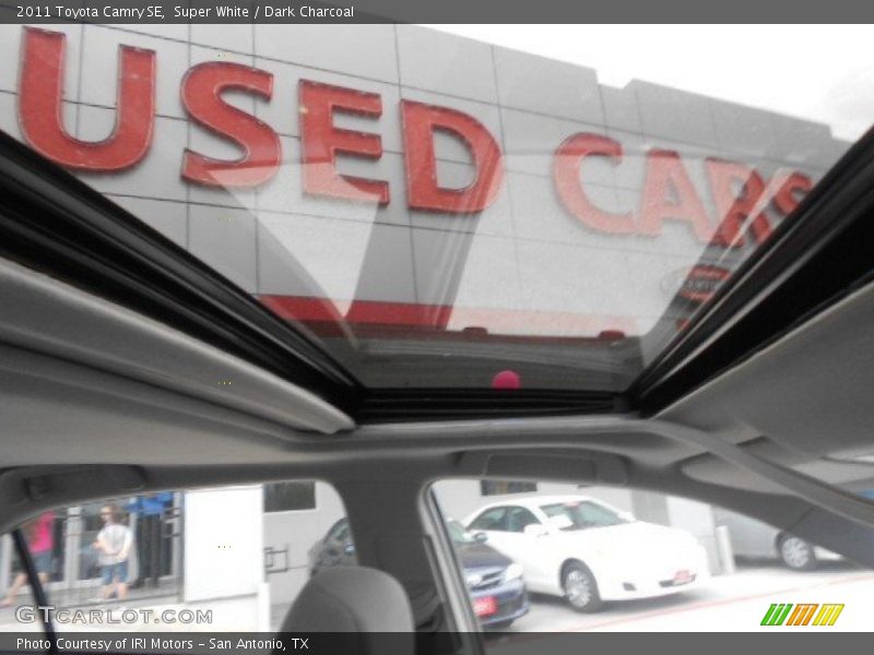 Super White / Dark Charcoal 2011 Toyota Camry SE