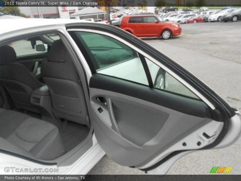 Super White / Dark Charcoal 2011 Toyota Camry SE