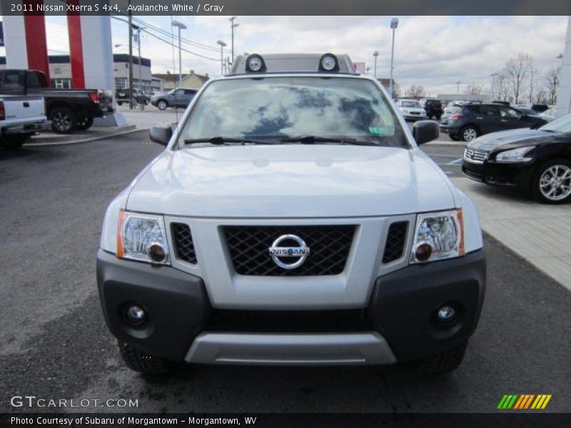 Avalanche White / Gray 2011 Nissan Xterra S 4x4