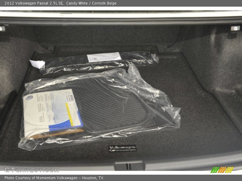 Candy White / Cornsilk Beige 2012 Volkswagen Passat 2.5L SE