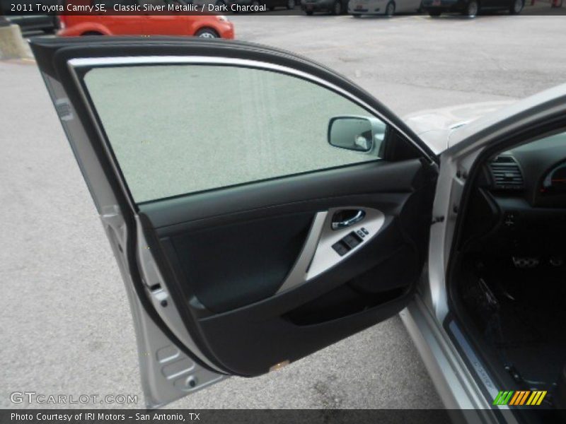 Classic Silver Metallic / Dark Charcoal 2011 Toyota Camry SE