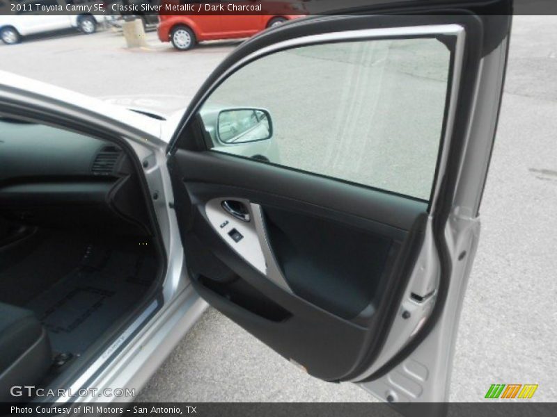 Classic Silver Metallic / Dark Charcoal 2011 Toyota Camry SE