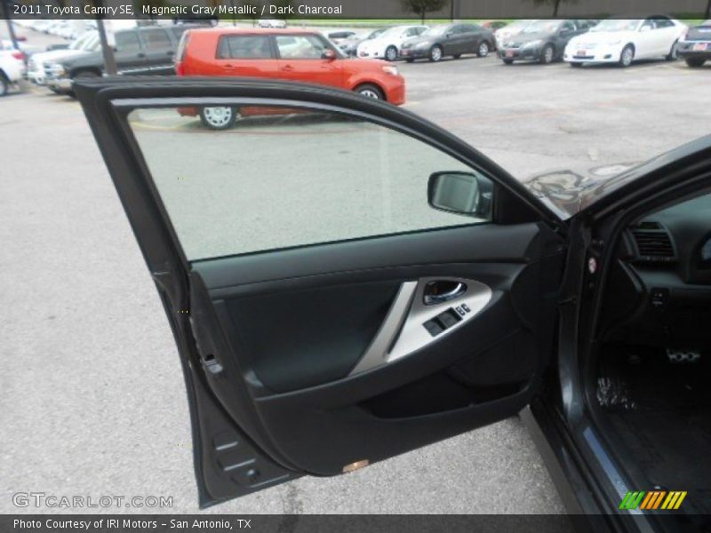 Magnetic Gray Metallic / Dark Charcoal 2011 Toyota Camry SE