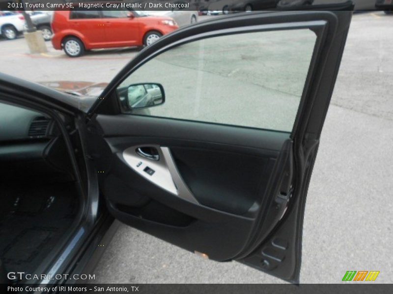 Magnetic Gray Metallic / Dark Charcoal 2011 Toyota Camry SE