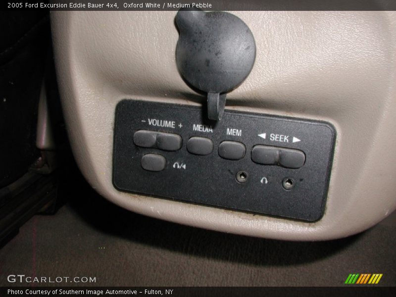 Oxford White / Medium Pebble 2005 Ford Excursion Eddie Bauer 4x4