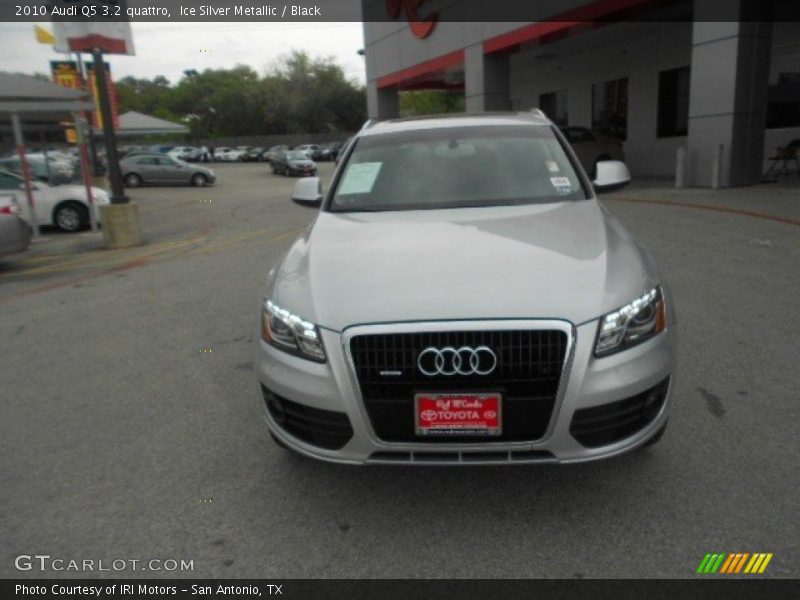 Ice Silver Metallic / Black 2010 Audi Q5 3.2 quattro