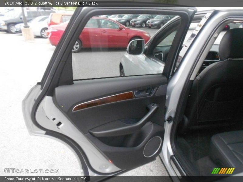 Ice Silver Metallic / Black 2010 Audi Q5 3.2 quattro