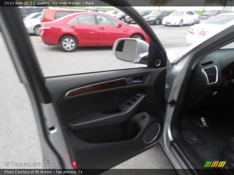 Ice Silver Metallic / Black 2010 Audi Q5 3.2 quattro