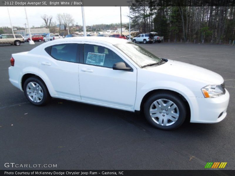 Bright White / Black 2012 Dodge Avenger SE