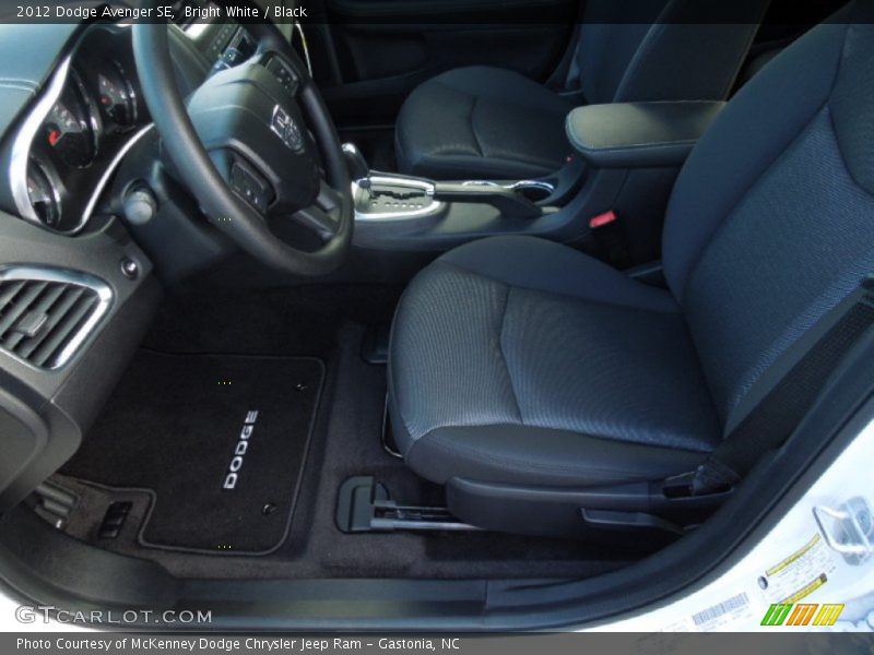 Bright White / Black 2012 Dodge Avenger SE