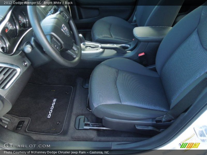 Bright White / Black 2012 Dodge Avenger SE