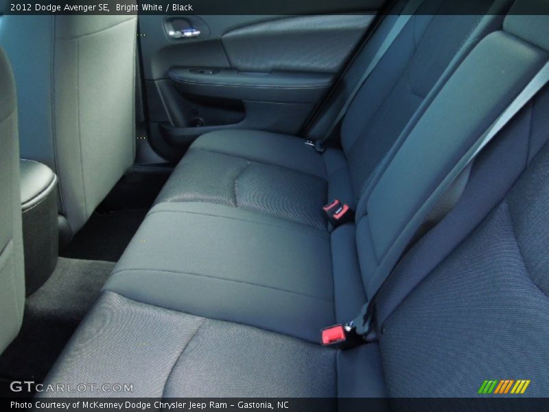 Bright White / Black 2012 Dodge Avenger SE