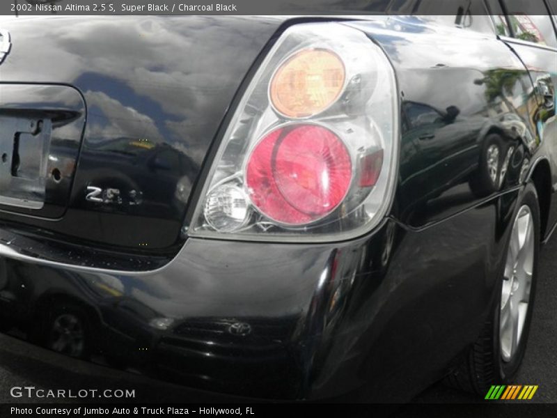 Super Black / Charcoal Black 2002 Nissan Altima 2.5 S