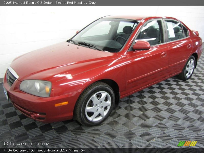 Electric Red Metallic / Gray 2005 Hyundai Elantra GLS Sedan