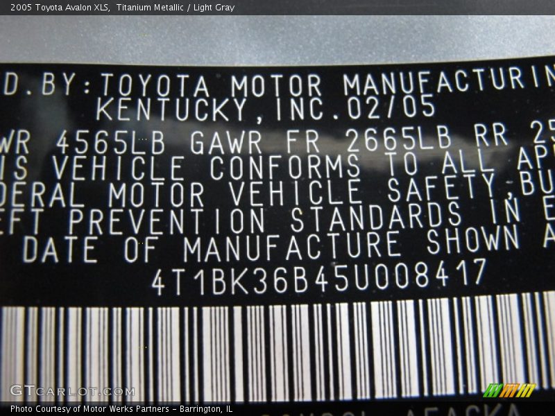 Titanium Metallic / Light Gray 2005 Toyota Avalon XLS