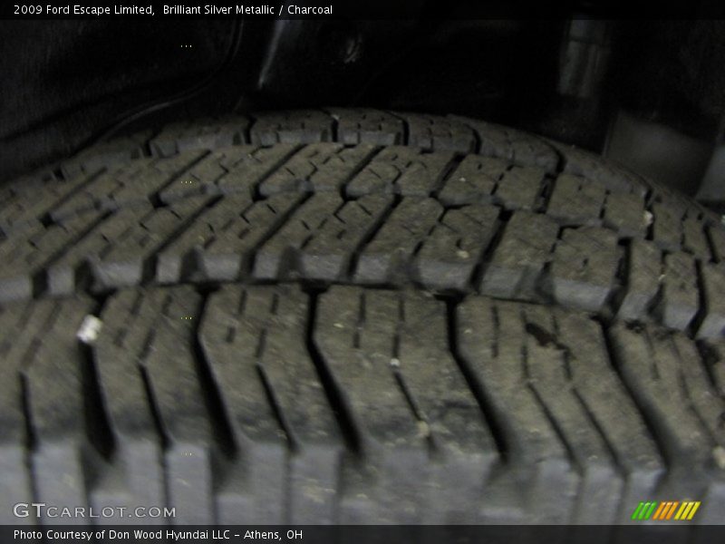 Brilliant Silver Metallic / Charcoal 2009 Ford Escape Limited