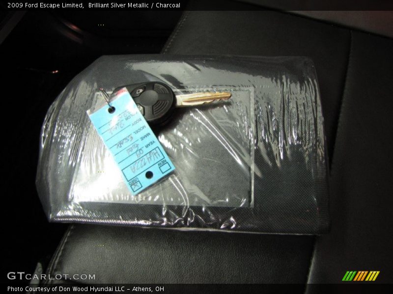 Brilliant Silver Metallic / Charcoal 2009 Ford Escape Limited