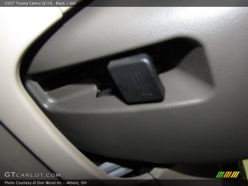 Black / Ash 2007 Toyota Camry LE V6