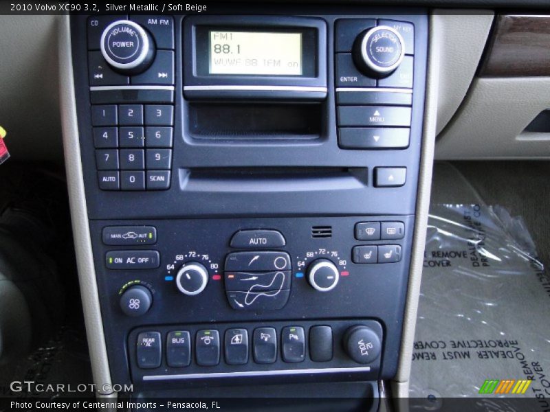 Silver Metallic / Soft Beige 2010 Volvo XC90 3.2