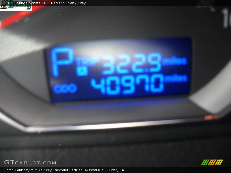 Radiant Silver / Gray 2010 Hyundai Sonata GLS