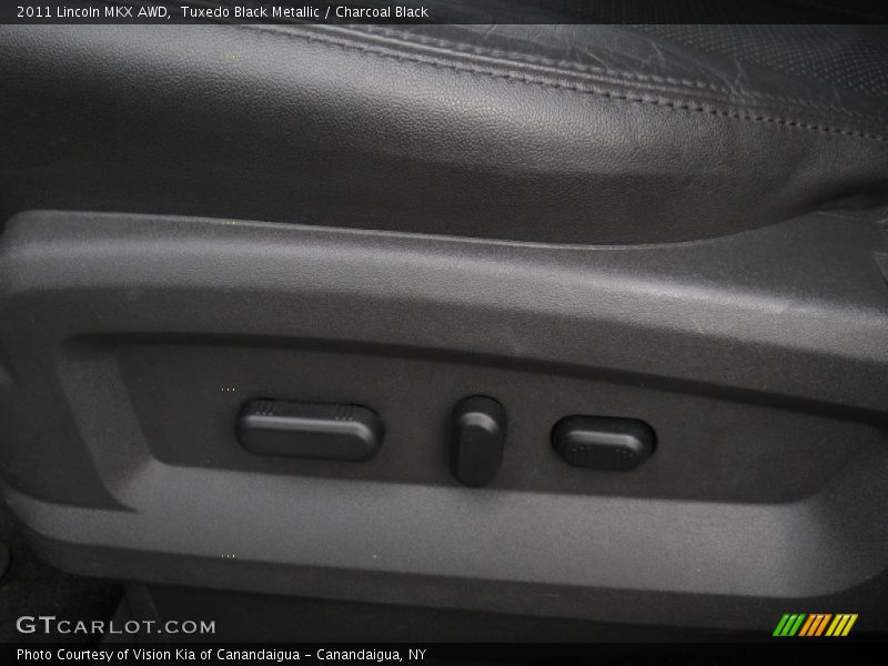 Tuxedo Black Metallic / Charcoal Black 2011 Lincoln MKX AWD