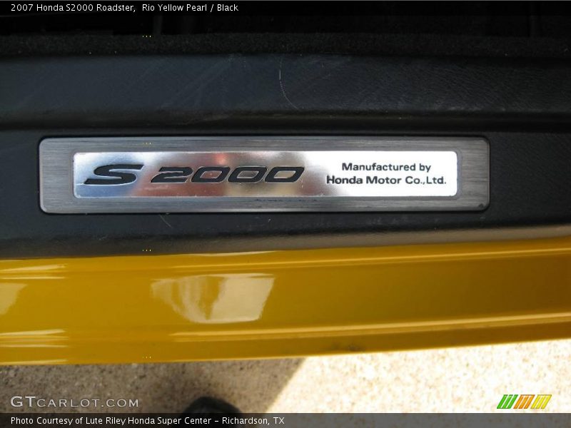Rio Yellow Pearl / Black 2007 Honda S2000 Roadster