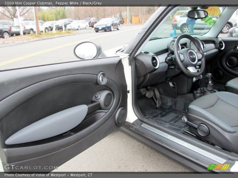 Pepper White / Black/Grey 2009 Mini Cooper Clubman