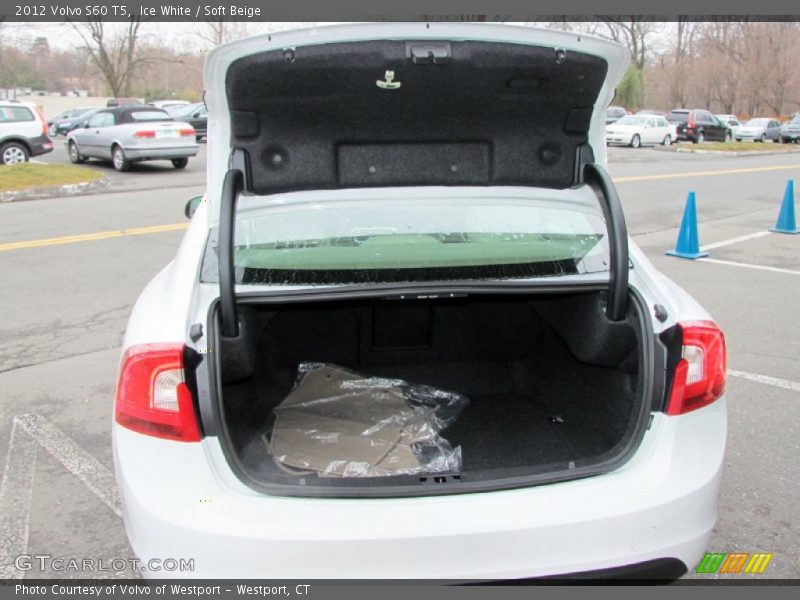 Ice White / Soft Beige 2012 Volvo S60 T5