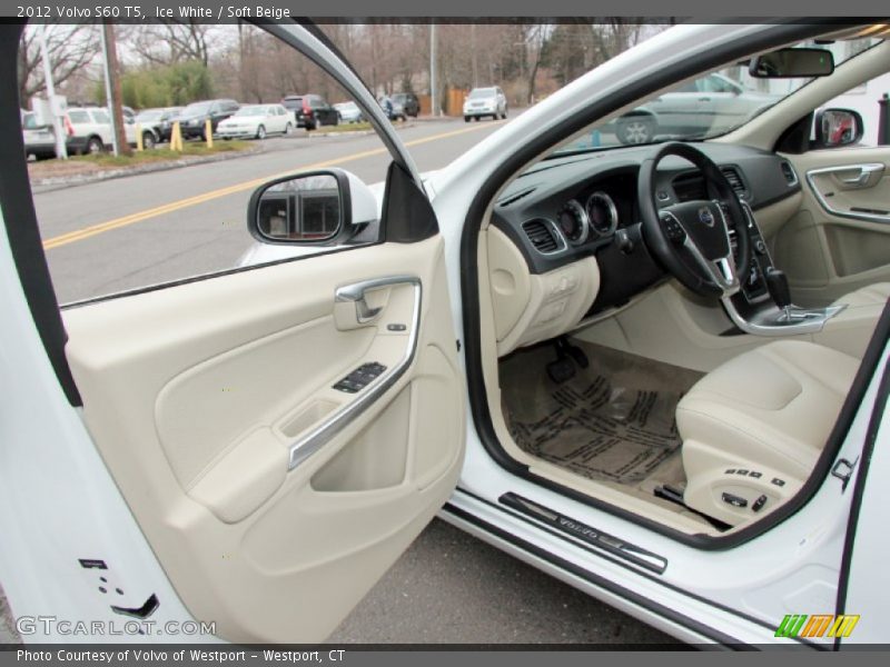 Ice White / Soft Beige 2012 Volvo S60 T5