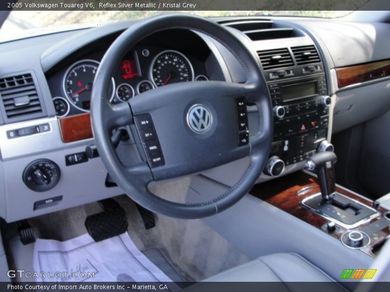 Dashboard of 2005 Touareg V6