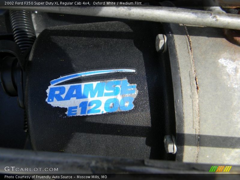 Oxford White / Medium Flint 2002 Ford F350 Super Duty XL Regular Cab 4x4