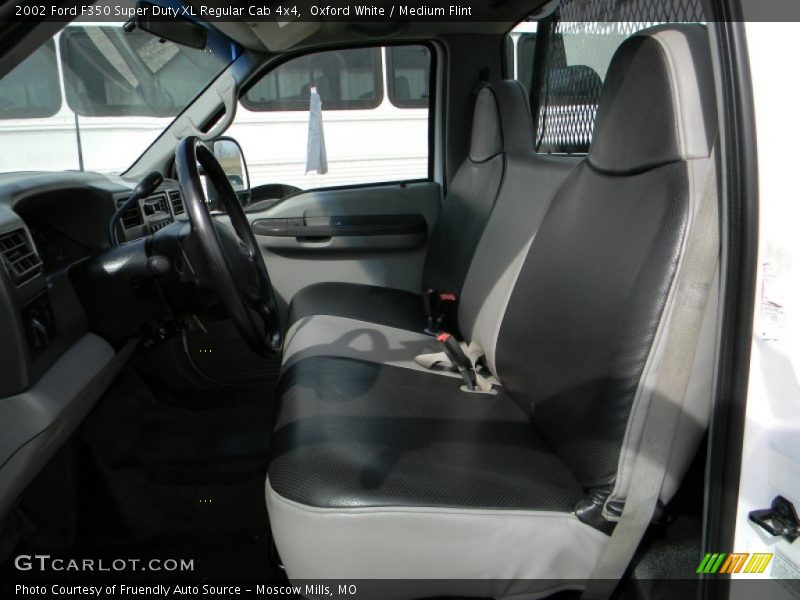 Oxford White / Medium Flint 2002 Ford F350 Super Duty XL Regular Cab 4x4