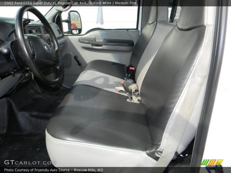 Oxford White / Medium Flint 2002 Ford F350 Super Duty XL Regular Cab 4x4