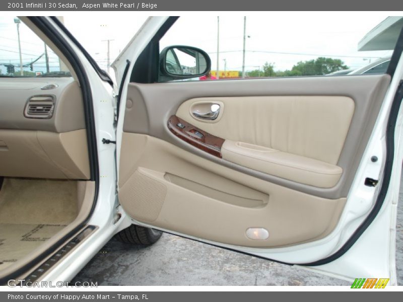 Aspen White Pearl / Beige 2001 Infiniti I 30 Sedan