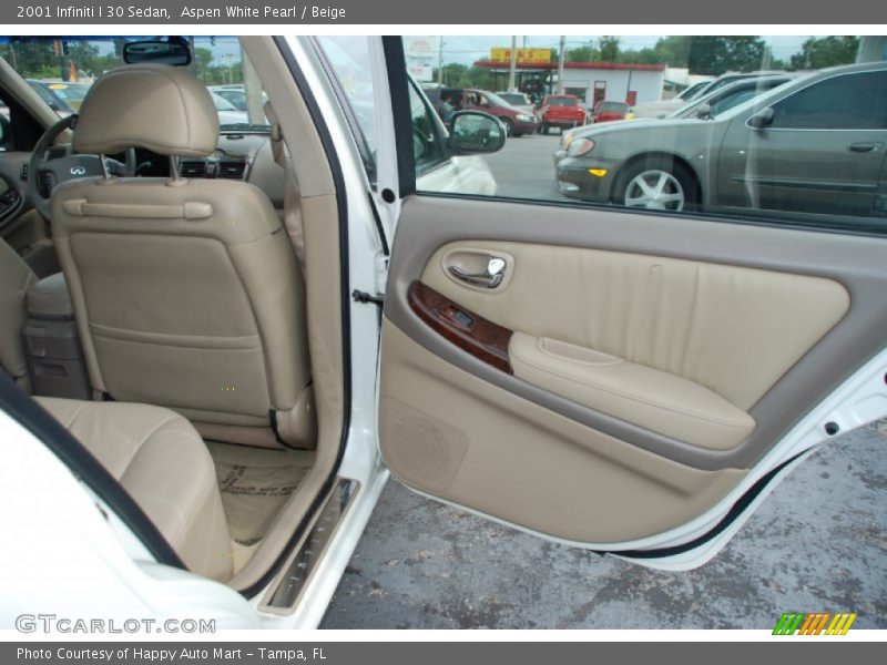 Aspen White Pearl / Beige 2001 Infiniti I 30 Sedan