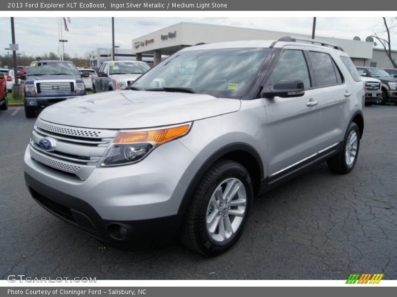Front 3/4 View of 2013 Explorer XLT EcoBoost