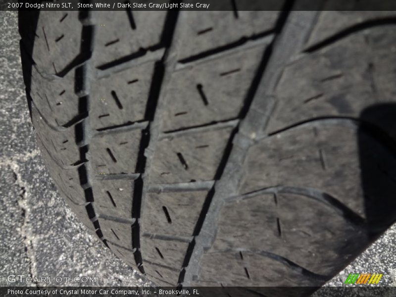 Stone White / Dark Slate Gray/Light Slate Gray 2007 Dodge Nitro SLT