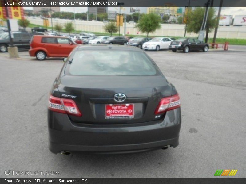 Magnetic Gray Metallic / Dark Charcoal 2011 Toyota Camry SE