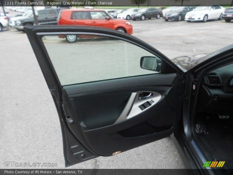 Magnetic Gray Metallic / Dark Charcoal 2011 Toyota Camry SE