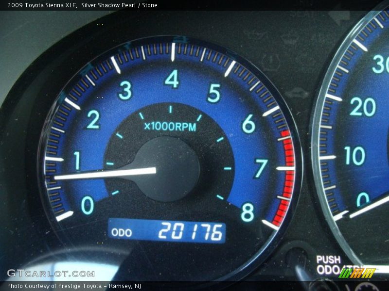 Silver Shadow Pearl / Stone 2009 Toyota Sienna XLE