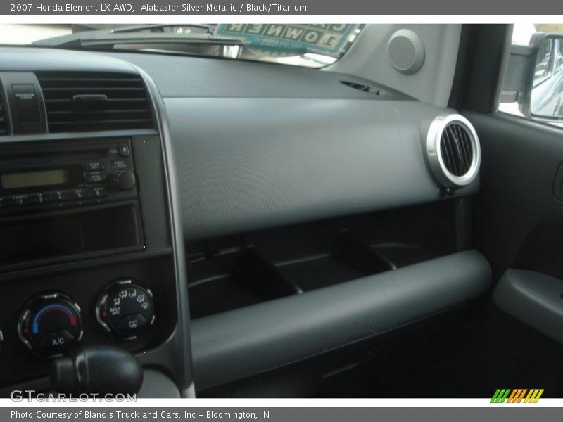 Alabaster Silver Metallic / Black/Titanium 2007 Honda Element LX AWD