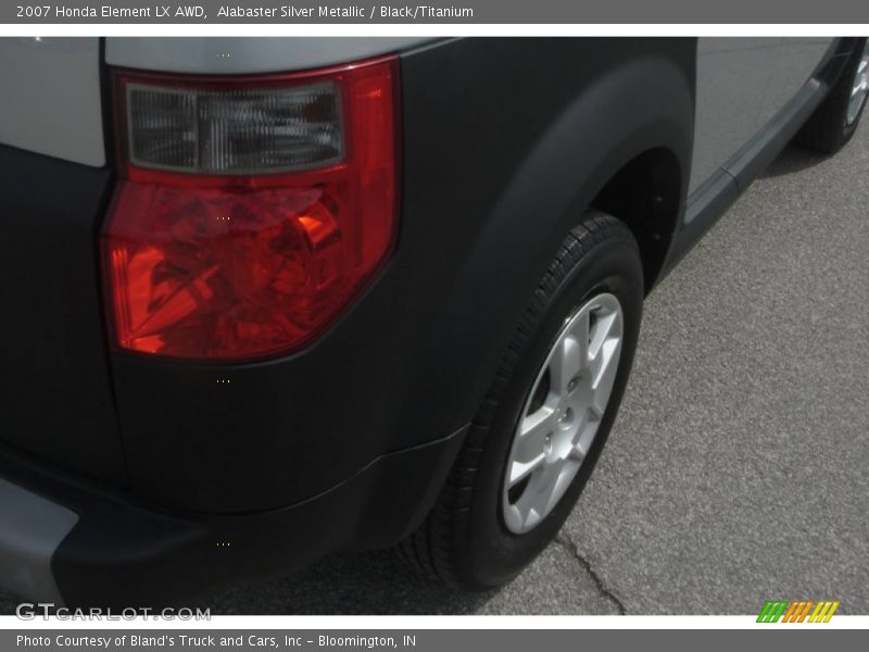Alabaster Silver Metallic / Black/Titanium 2007 Honda Element LX AWD