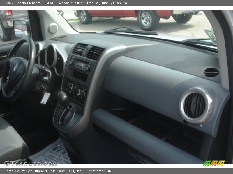 Alabaster Silver Metallic / Black/Titanium 2007 Honda Element LX AWD