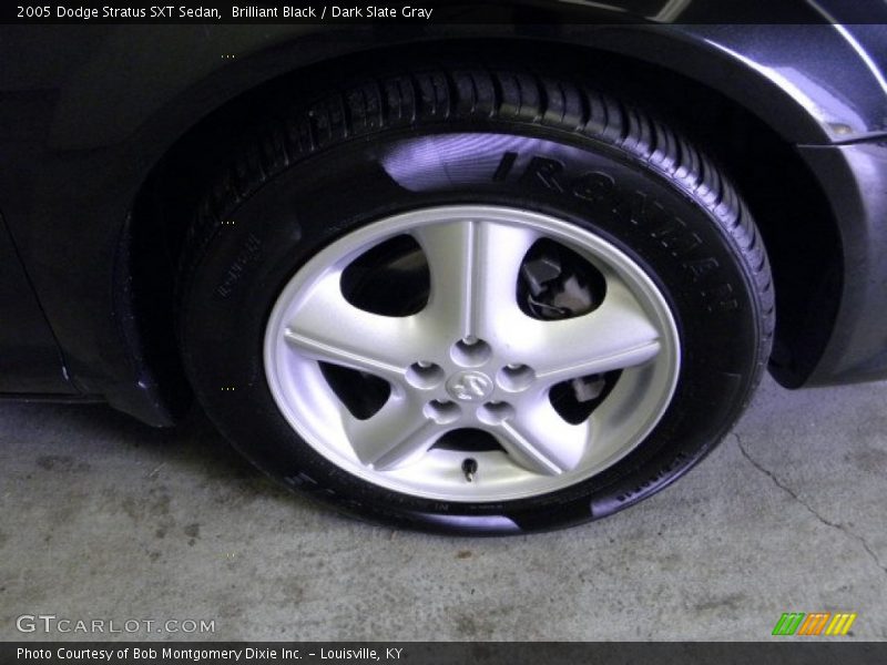 Brilliant Black / Dark Slate Gray 2005 Dodge Stratus SXT Sedan