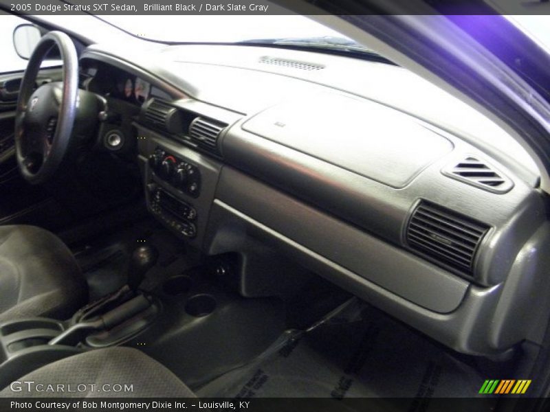 Brilliant Black / Dark Slate Gray 2005 Dodge Stratus SXT Sedan